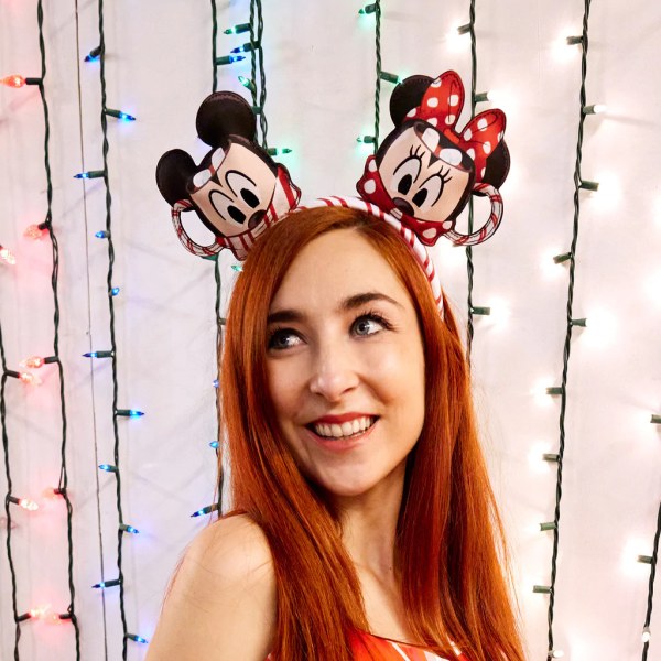 MINI MOCHILA Y DIADEMA MICKEY Y AMIGOS - DISNEY LOUNGEFLY