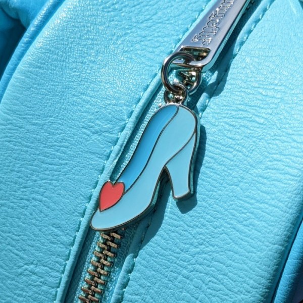 CENICIENTA MINI MOCHILA VIDRIERAS DE CENICERIA - DISNEY LOUNGEFLY