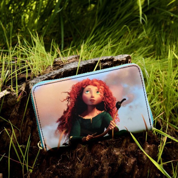 BILLETERA ESCENA PRINCESA MERIDA - DISNEY LOUNGEFLY